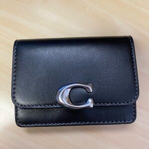 COACH Bandit Small Leather Snap Closure Case